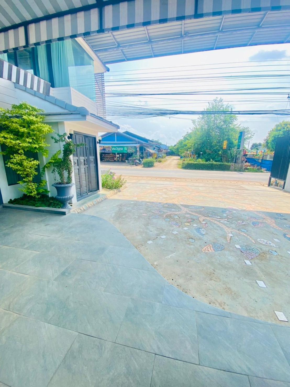 La Riva Boutique Hotel Kamphengphet Kültér fotó