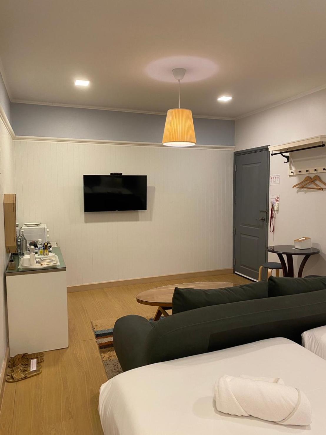 La Riva Boutique Hotel Kamphengphet Kültér fotó