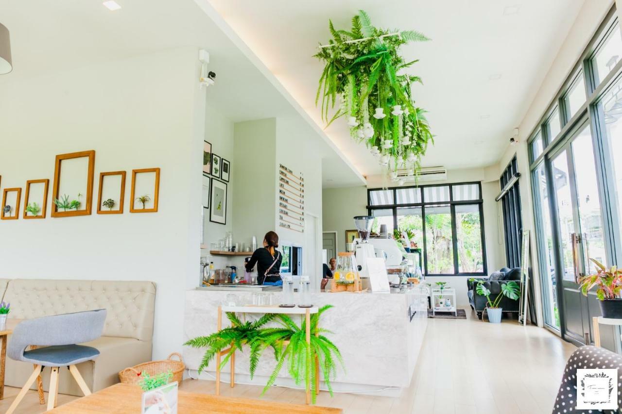 La Riva Boutique Hotel Kamphengphet Kültér fotó